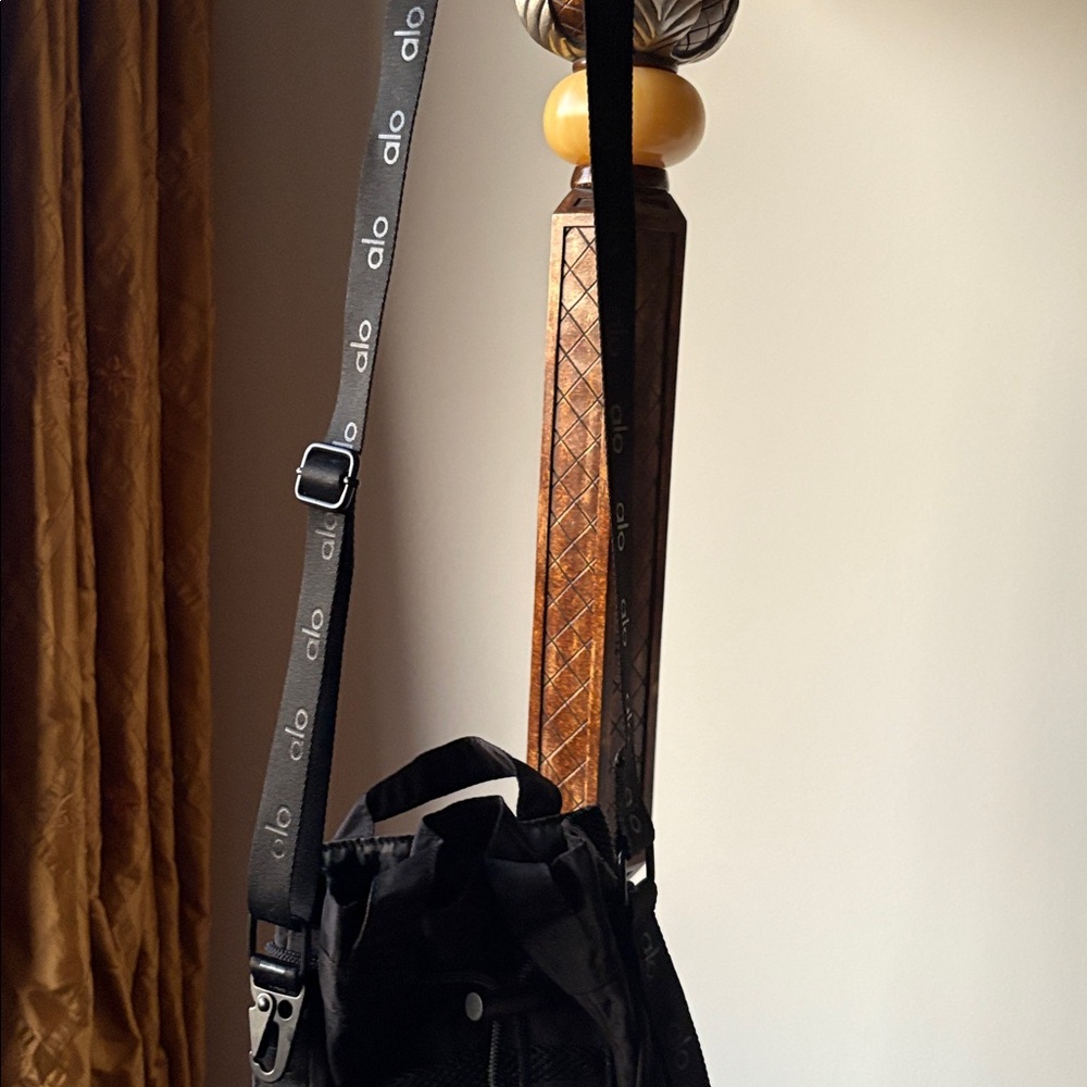Alo yoga bag - Picture 2 of 3